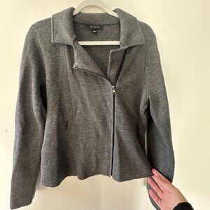 Women's Ann Taylor Grey Sweater with Asymmetric Zip - Size Large - EUC